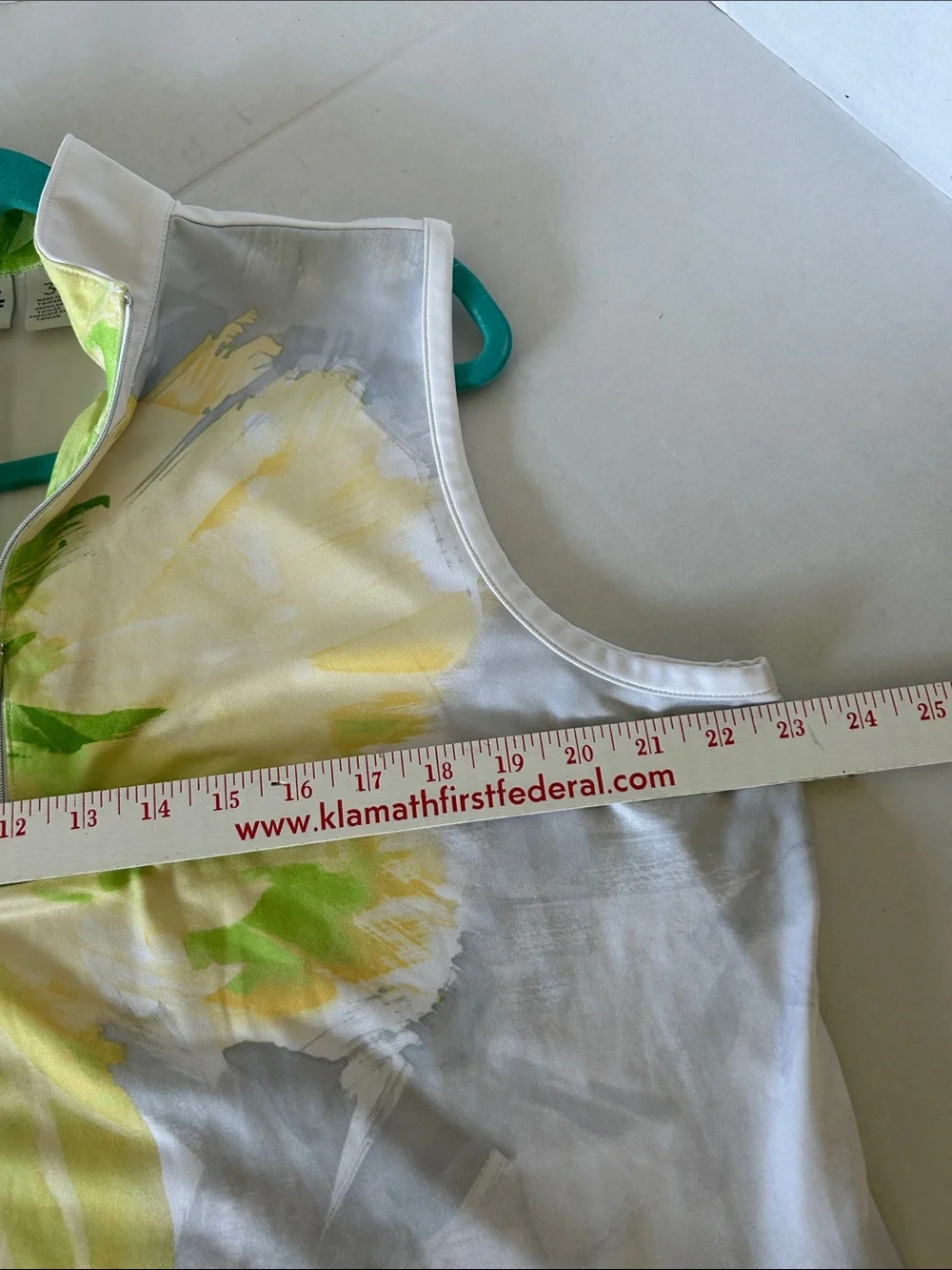 ZENERGY GOLF BY CHICOS SKORT AND TOP LIGHTWEIGHT KNIT FABRIC GREEN & YELLOW SZ X